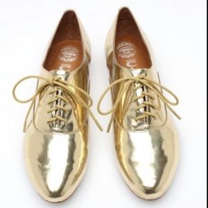 Jeffrey Campbell Uniform gold Oxford shoe 6